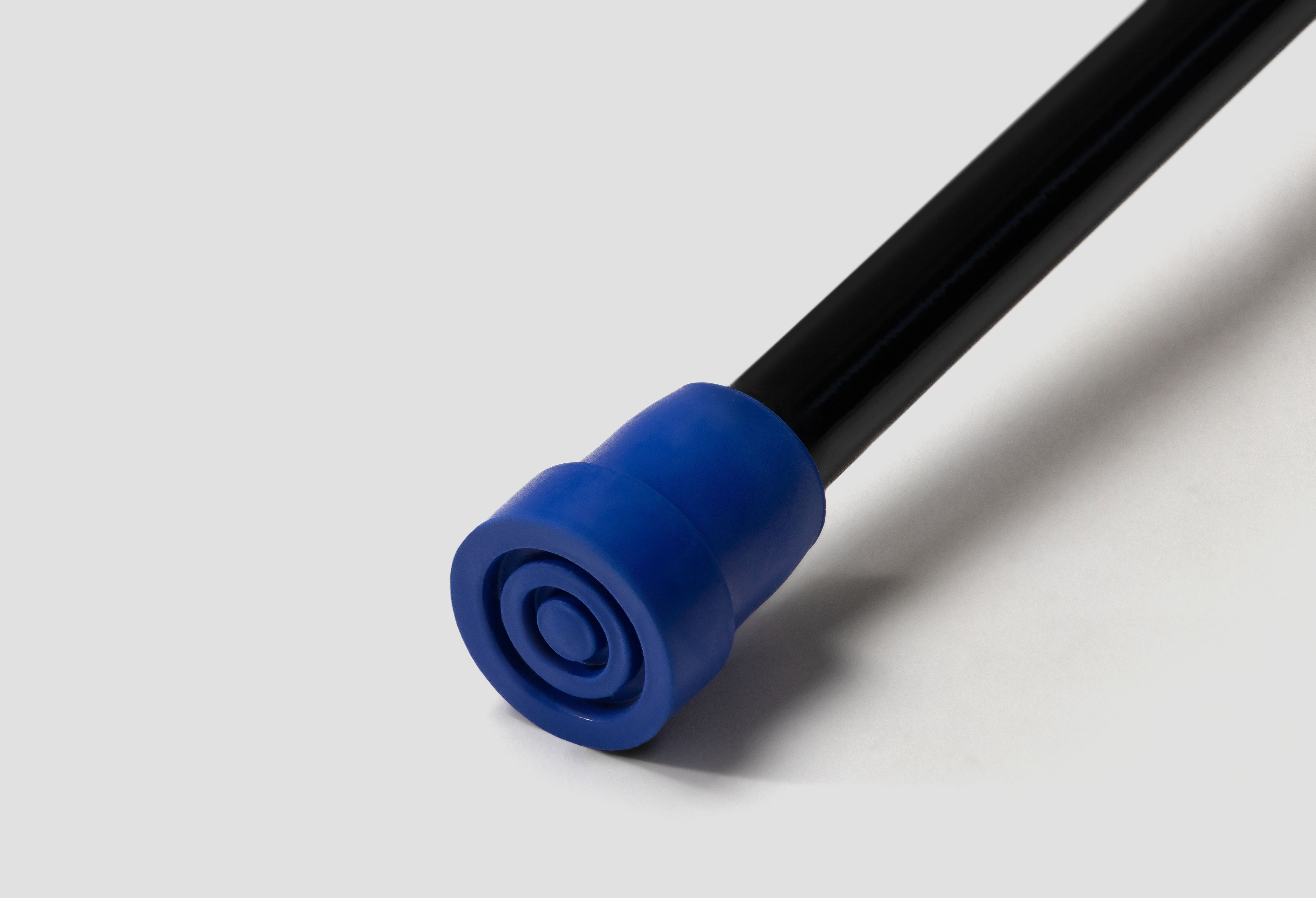 Durable rubber tip designed for asphalt and concrete surfaces. Wear-resistant cane base for active urban mobility and daily use.